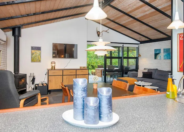 Charming Retreat By River - By Traum בית נופש *